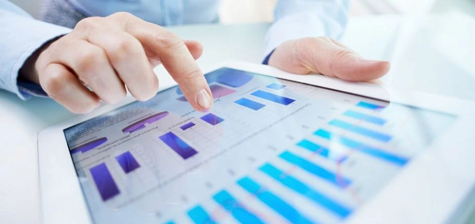 Оценка рынка труда РФ по данным платформы «Работа в России»